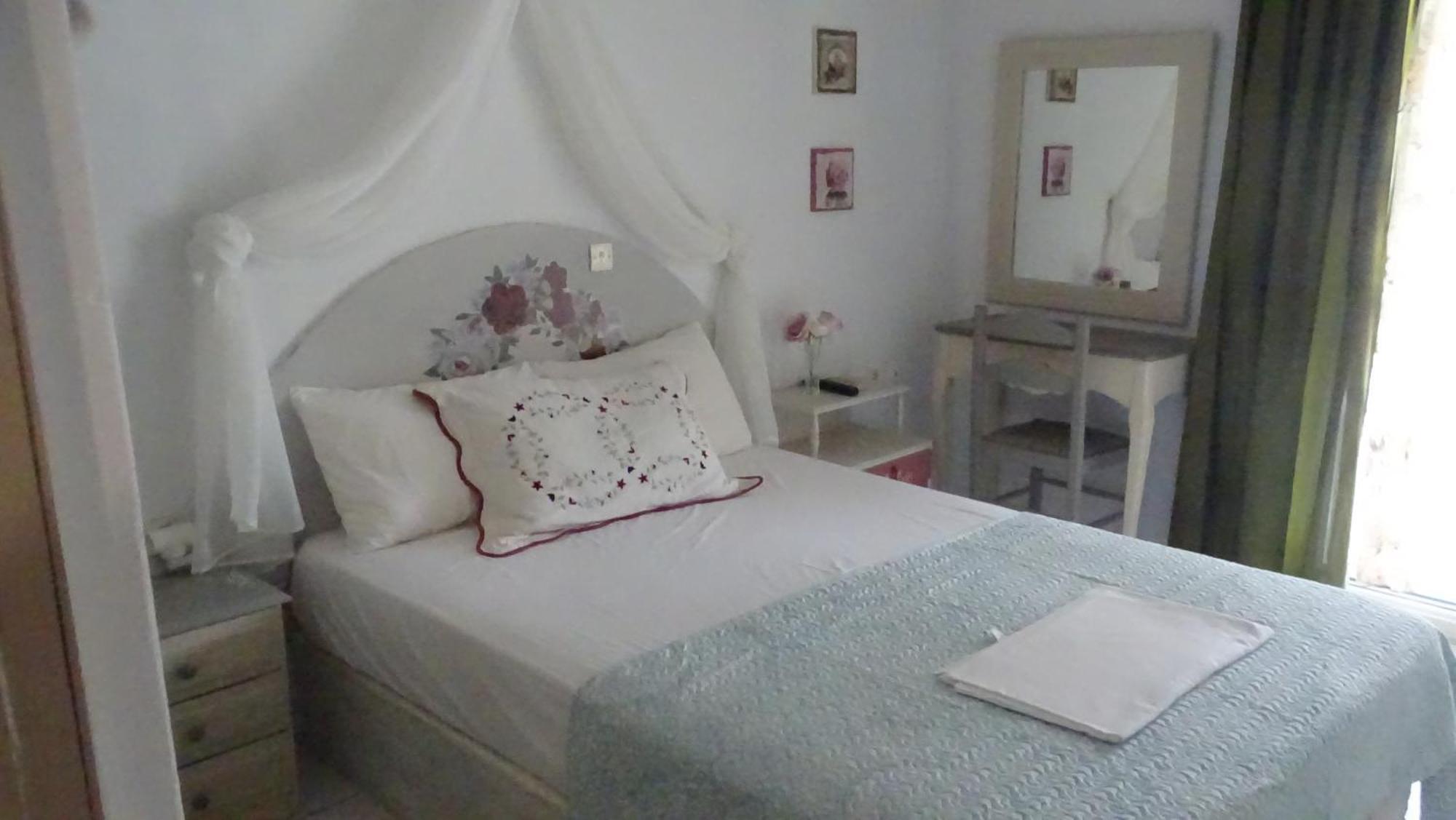 Blue Dreams Guest House Almiropotamos Bagian luar foto