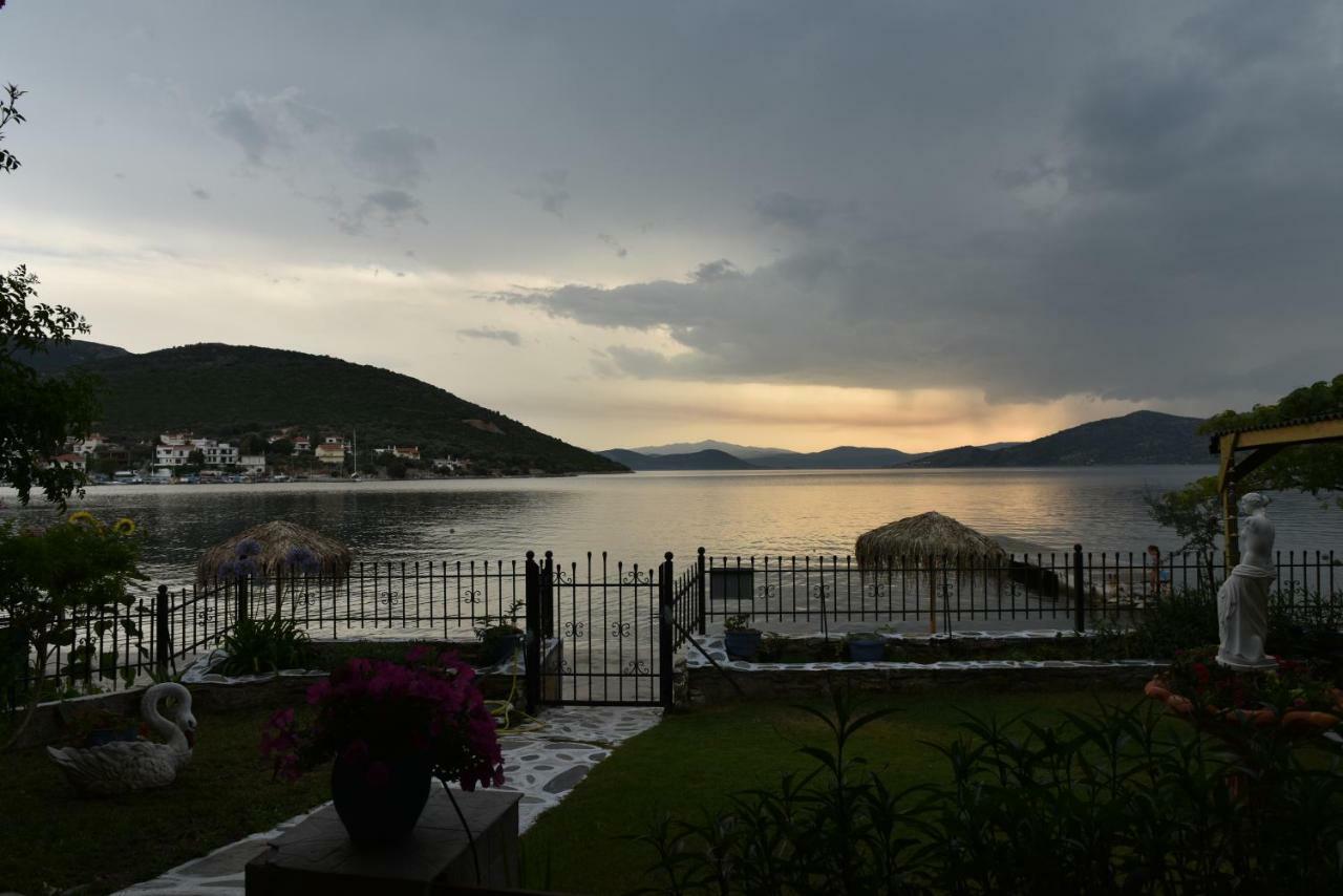 Blue Dreams Guest House Almiropotamos Bagian luar foto